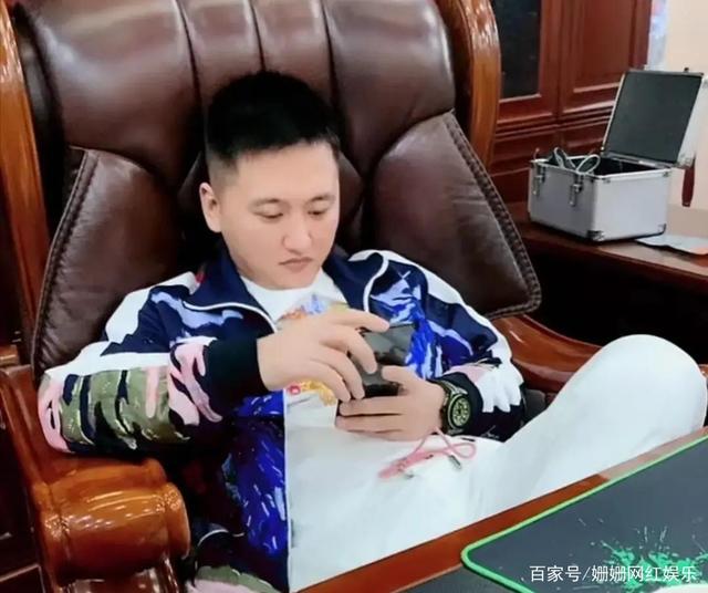 澳门六肖王小胖现状，从网络热潮到现实生活的真实写照